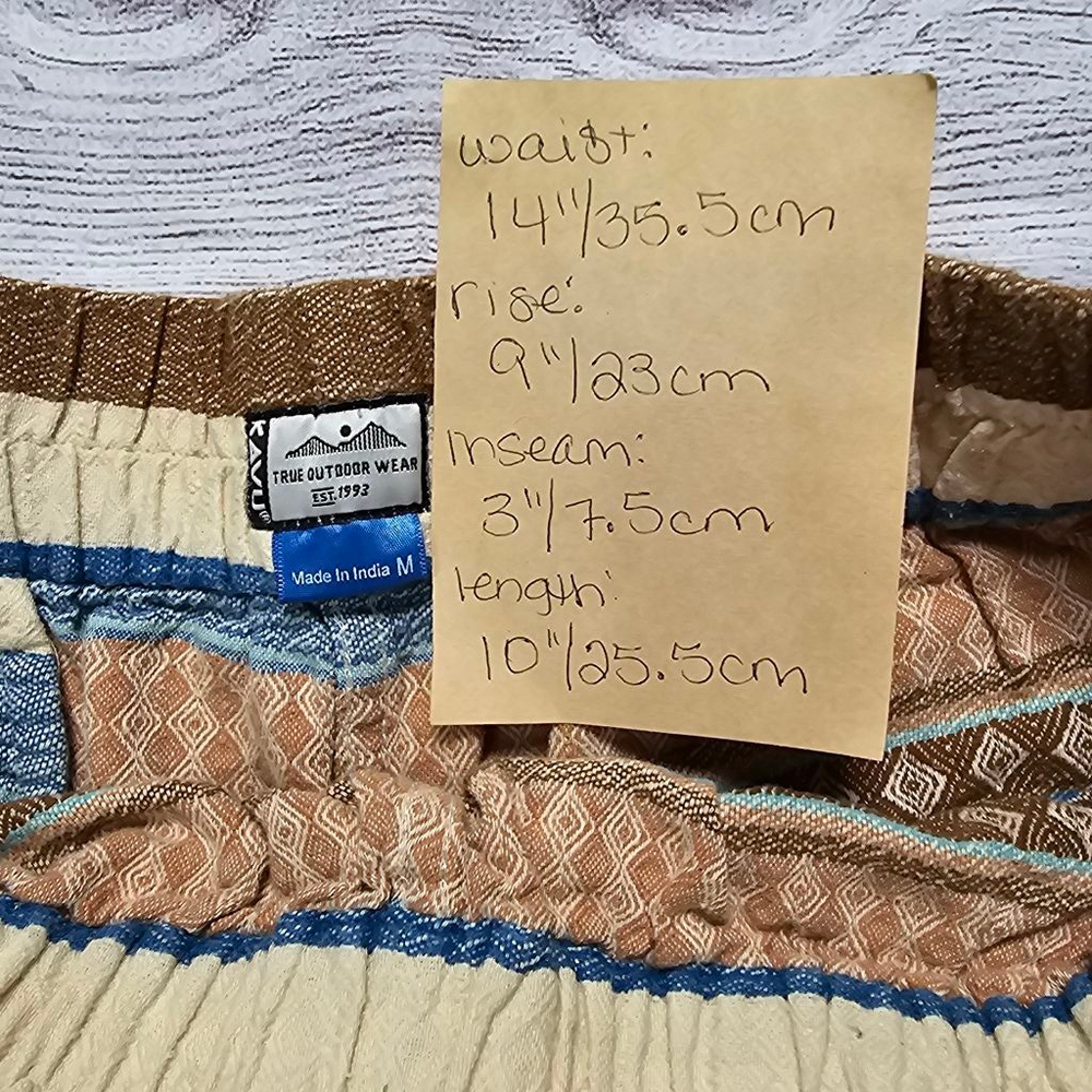 Kavu medium pull on short w/Aztec design. Brown, blue, cream - Picture 2 of 10
